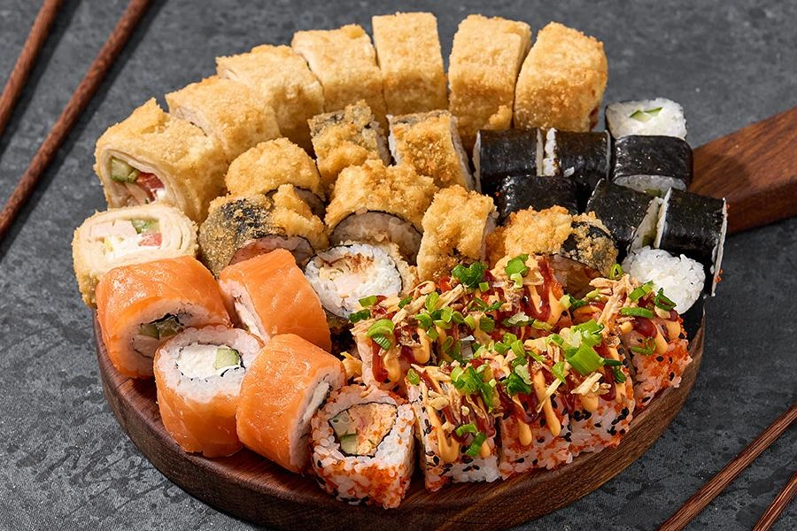 Вегетарианский — 28 роллов с авокадо, огурцом, чука и болгарским перцем